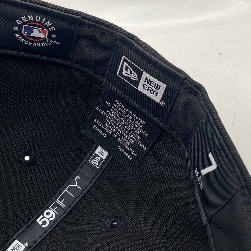 New York Yankees Hat All Black New Era 59fifty Fitted 7 VGC Blackout Large Logo - Picture 11 of 11